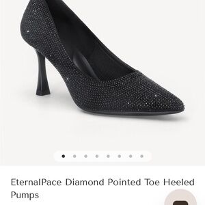 BNIB Cosy Island EternalPace Diamond Pointed Toe Heeled Pumps